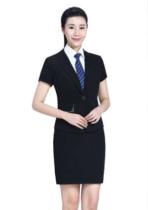 成為職業(yè)服裝設(shè)計(jì)師的十大基本條件